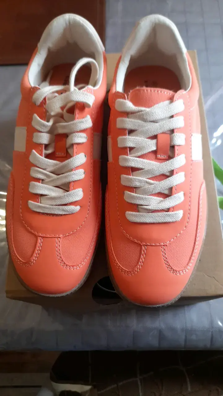 Zapatillas deportivas naranjas Call It Spring