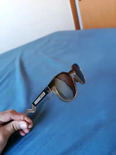 Gafas de sol Oakley con estuche original. - miniatura 4