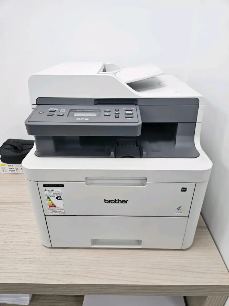 Impresora multifuncional Brother DCP láser color