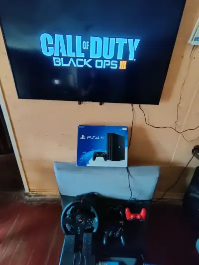 Consola Sony PS4 Pro 1TB con Juegos y Accesorios - miniatura 4