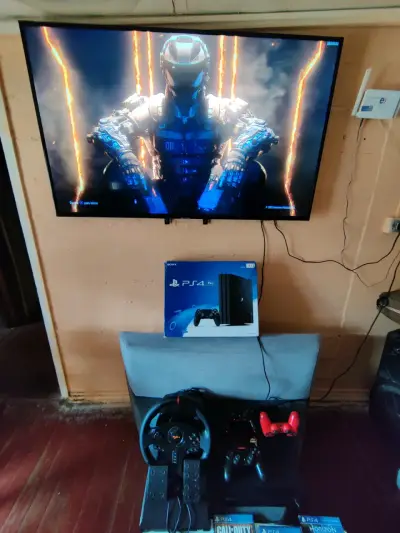 Consola Sony PS4 Pro 1TB con Juegos y Accesorios - miniatura 5
