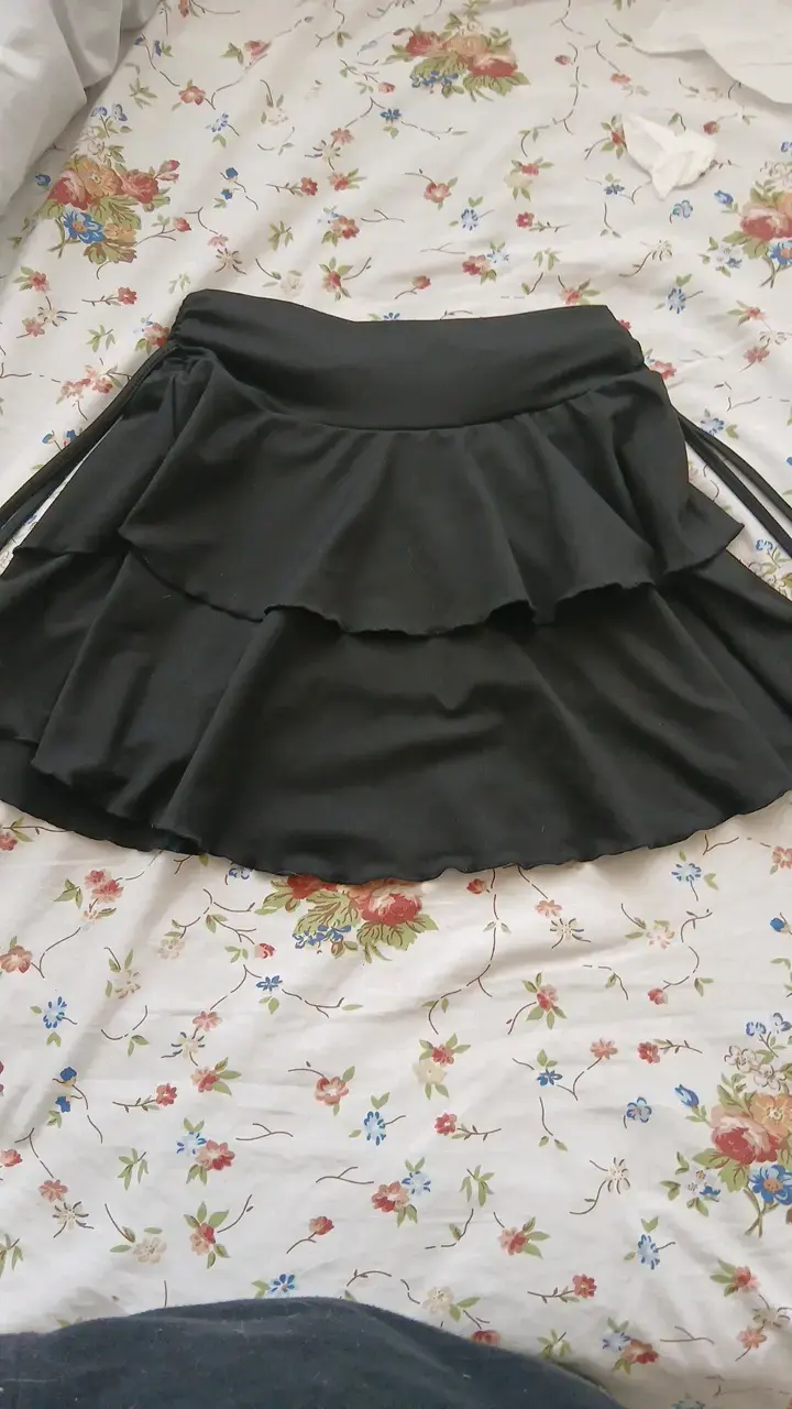 Falda corta negra - 2