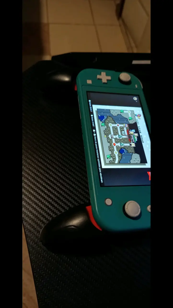 Nintendo Switch Lite con funda protectora - 4