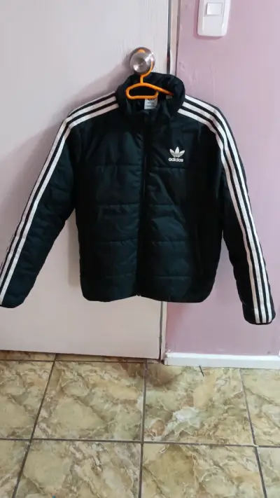Chaqueta acolchada negra Adidas con rayas - miniatura 1