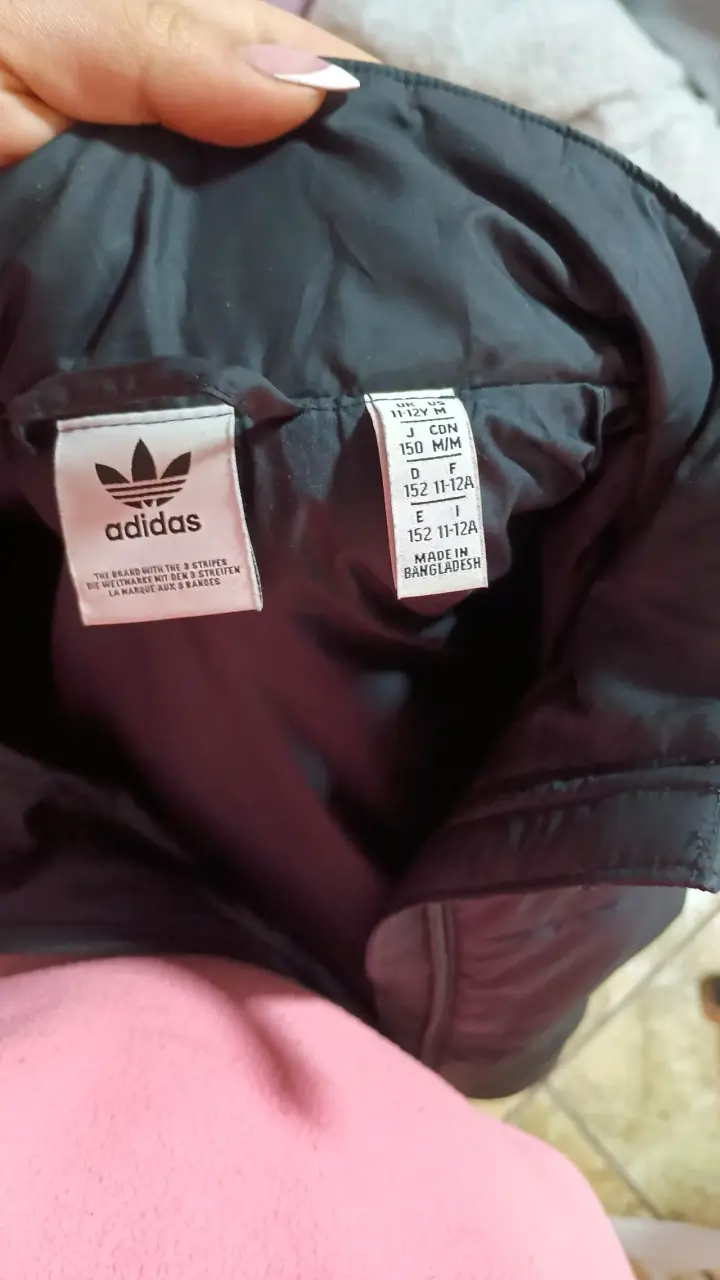 Chaqueta acolchada negra Adidas con rayas - 2