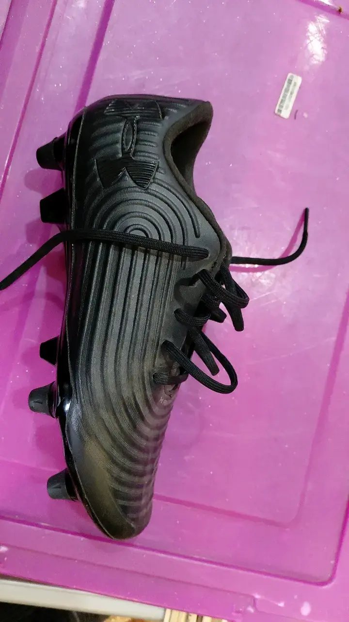 Botines de fútbol Under Armour negros - 4