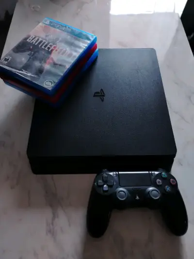 Consola PlayStation 4 1TB con juegos incluidos - miniatura 1
