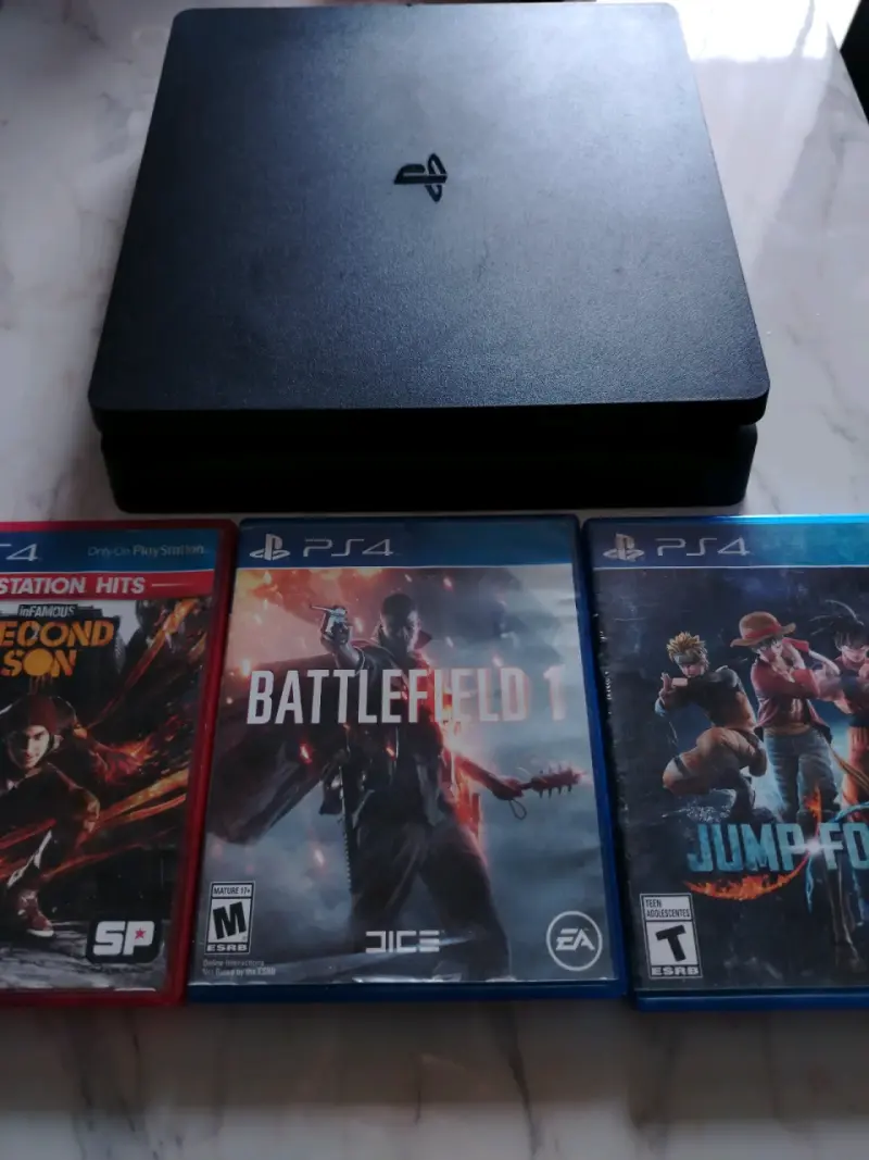 Consola PlayStation 4 1TB con juegos incluidos - 2