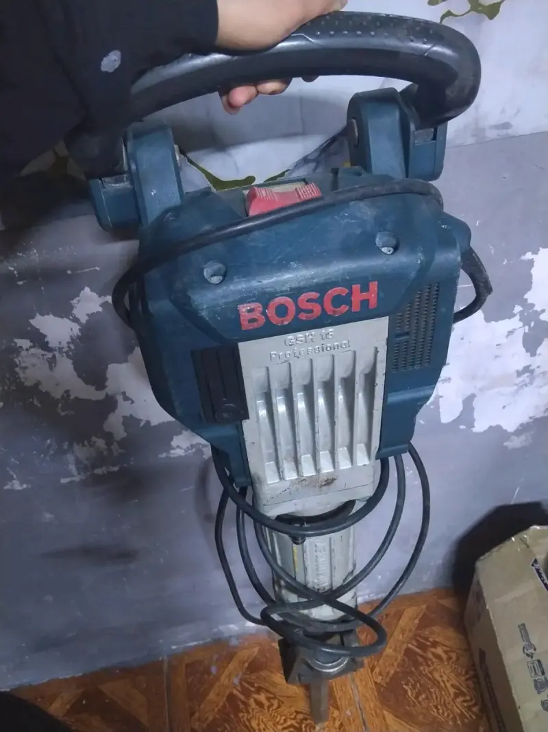 Martillo demoledor Bosch GSH 16 Professional usado
