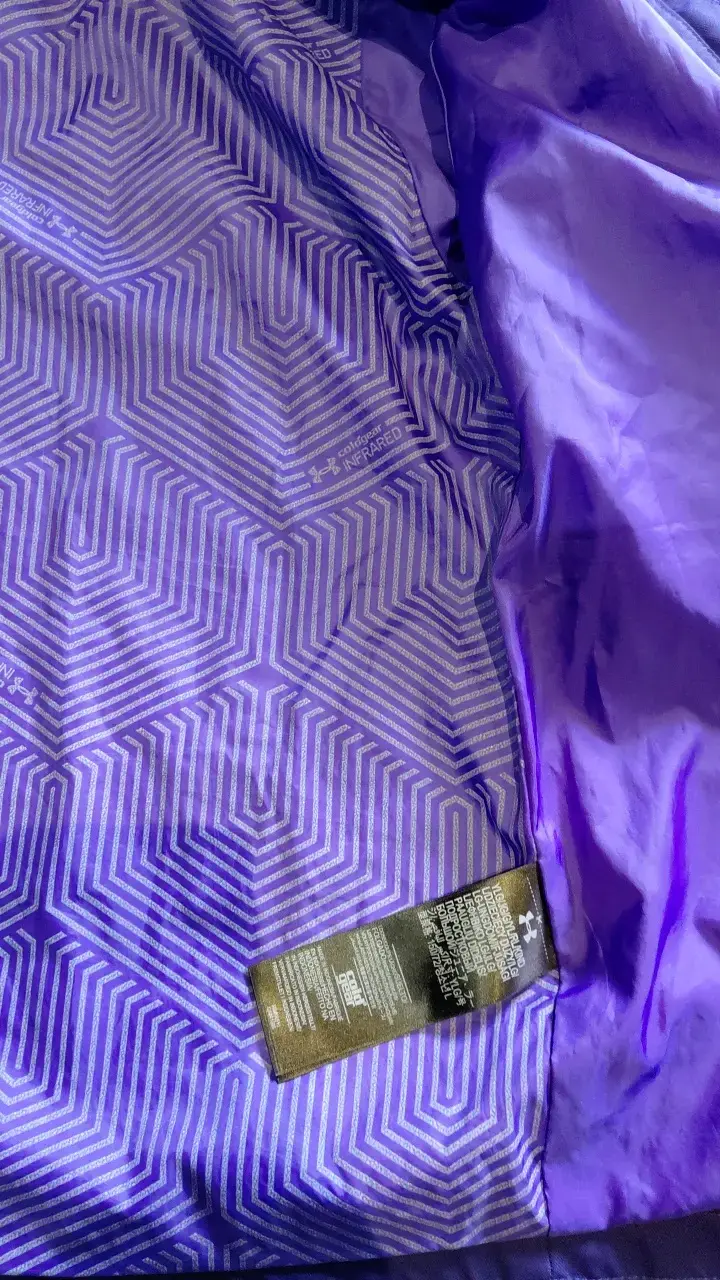 Chaqueta impermeable morada Under Armour para mujer - 3