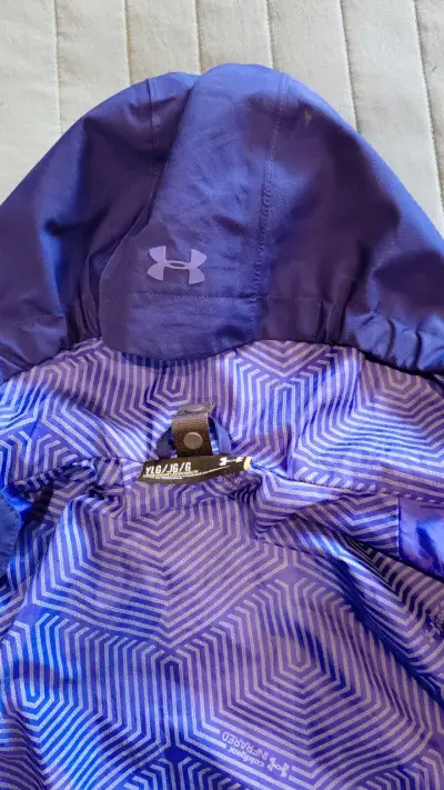 Chaqueta impermeable morada Under Armour para mujer - miniatura 4