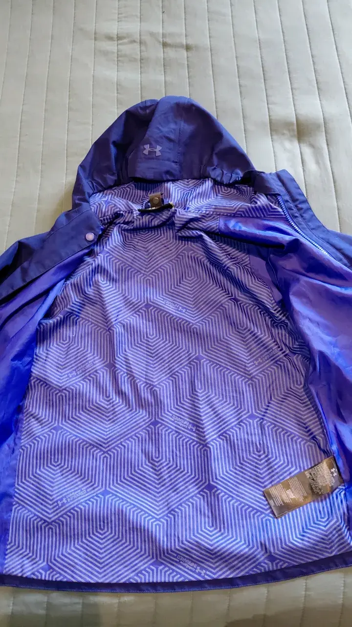 Chaqueta impermeable morada Under Armour para mujer - 5