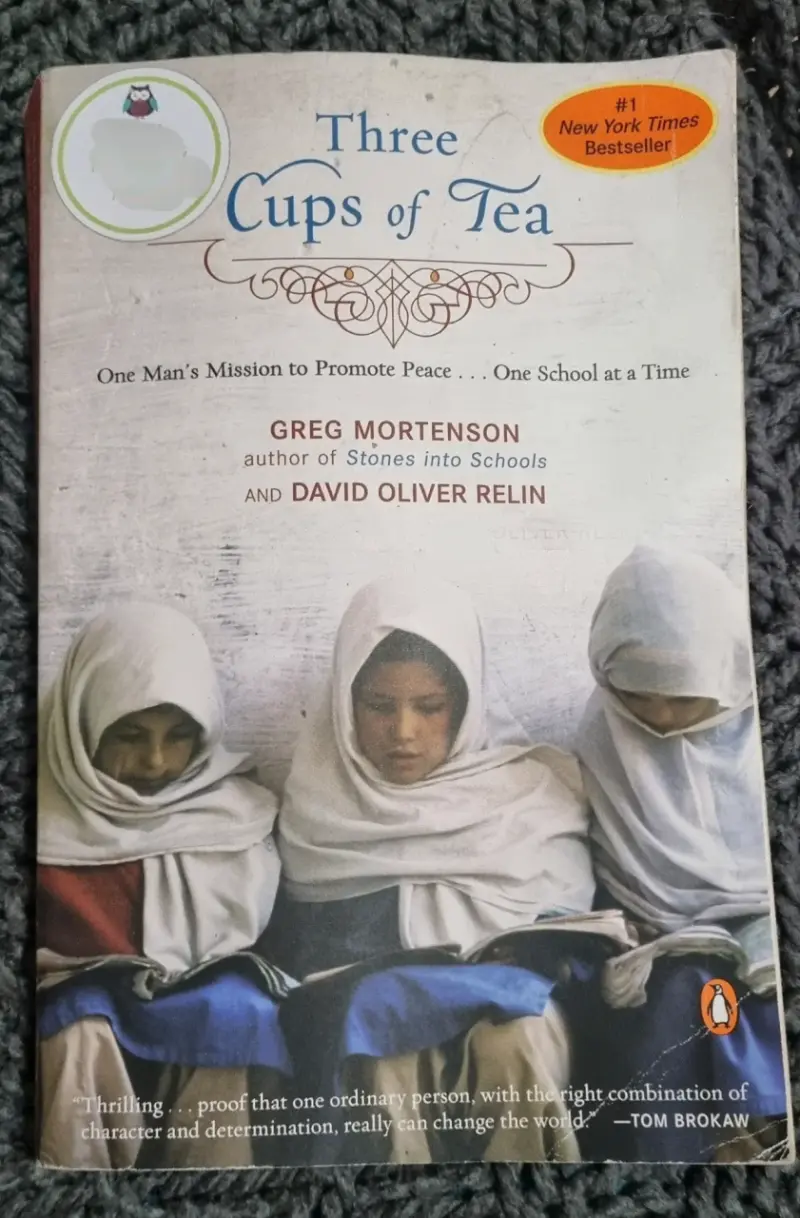 Libro Three Cups of Tea de Greg Mortenson - 1