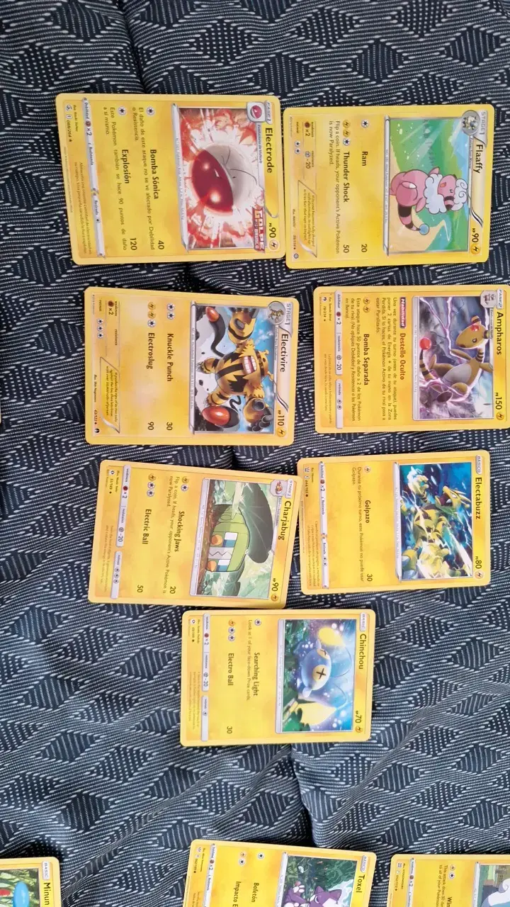 Colección de Cartas Pokémon Eléctricas - 4