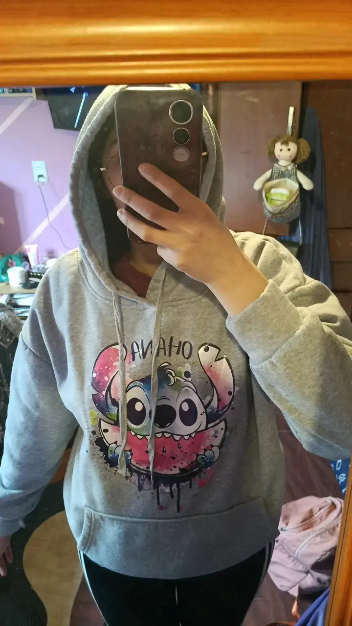 Polerón gris con diseño de Stitch - 1
