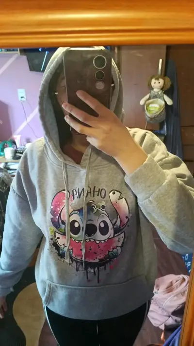 Polerón gris con diseño de Stitch - miniatura 1