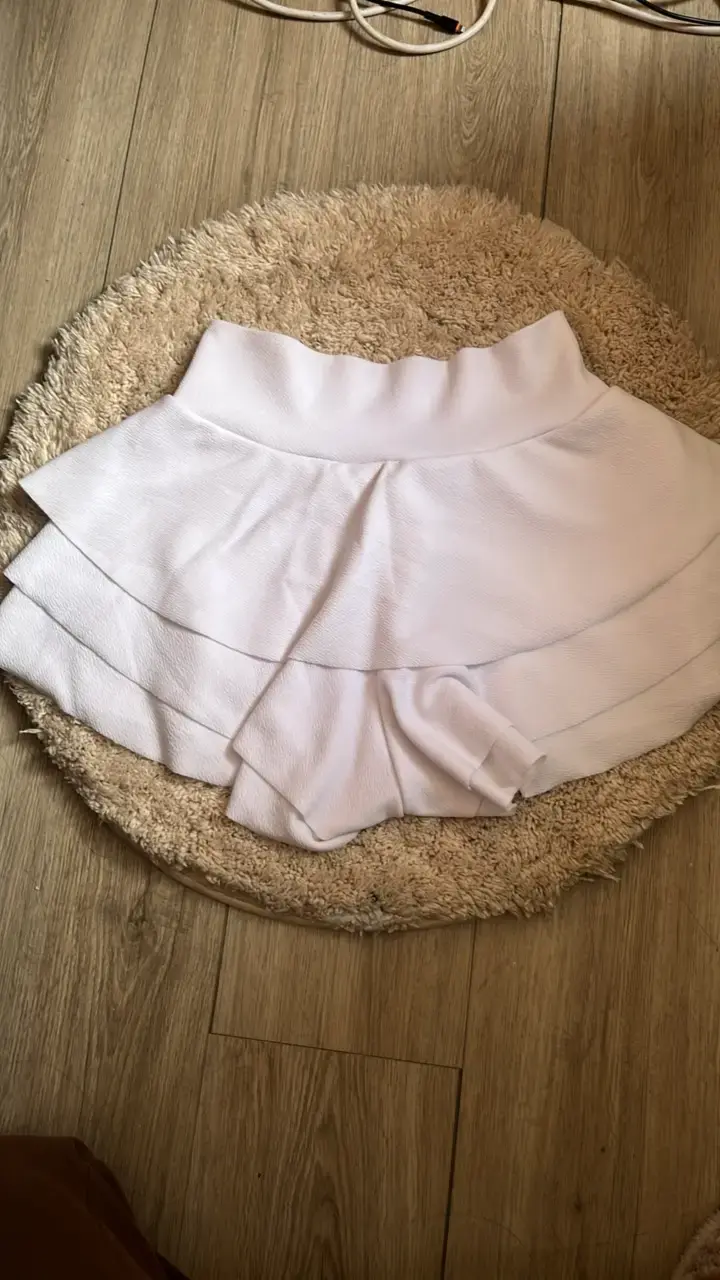 Falda Blanca con Vuelitos - 1