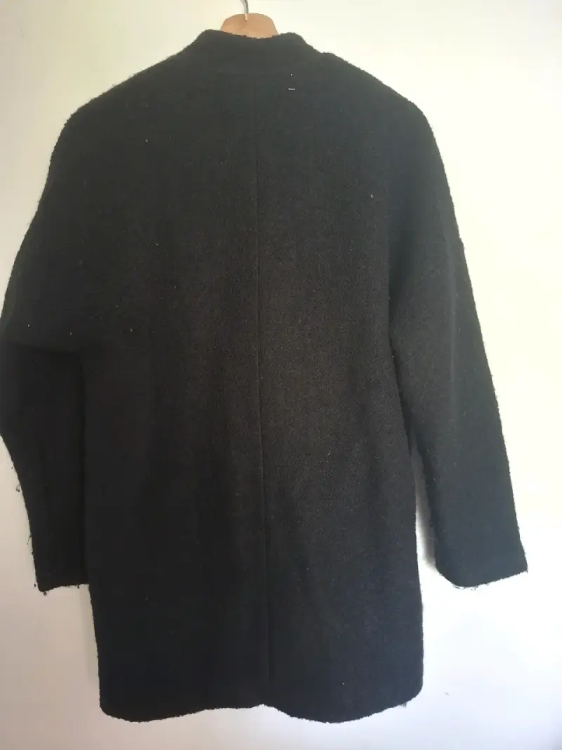 Abrigo negro de lana para mujer - 3