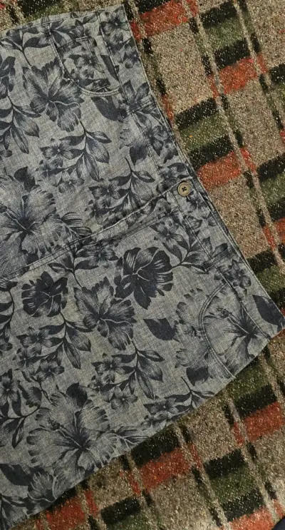 Falda corta floral azul para mujer - miniatura 1