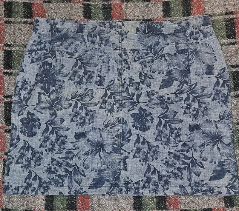 Falda corta floral azul para mujer - 2