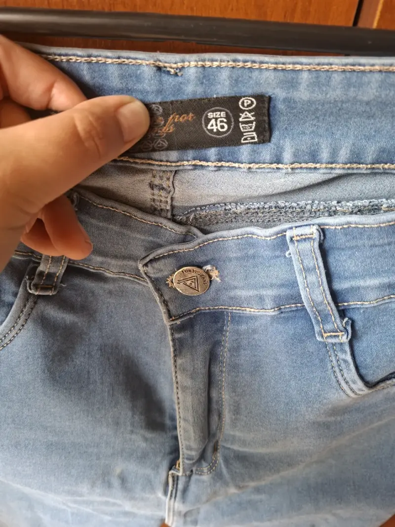 Jeans acampanados de mezclilla azul talla 46 - 2