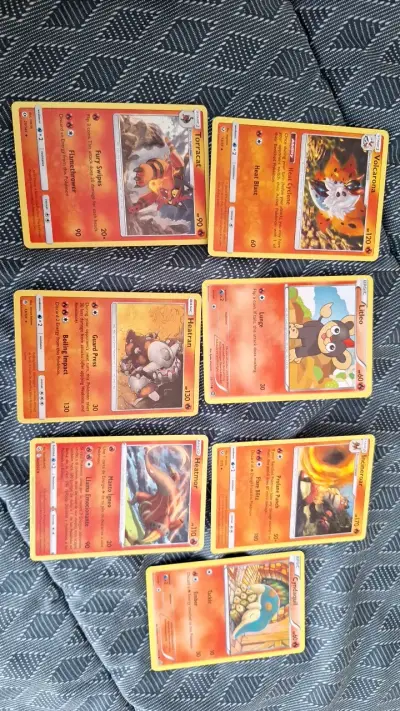 Lote de cartas Pokémon tipo fuego - miniatura 1