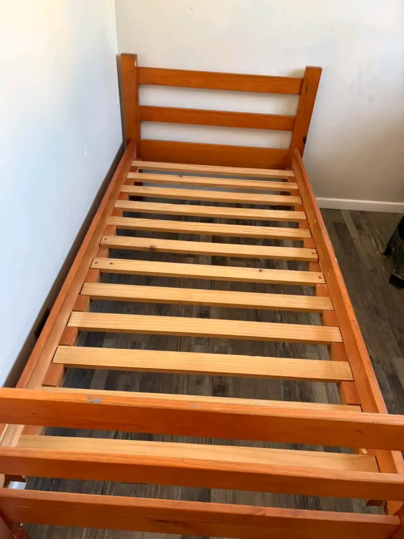 Cama 1 plaza madera con diseño modular - 1