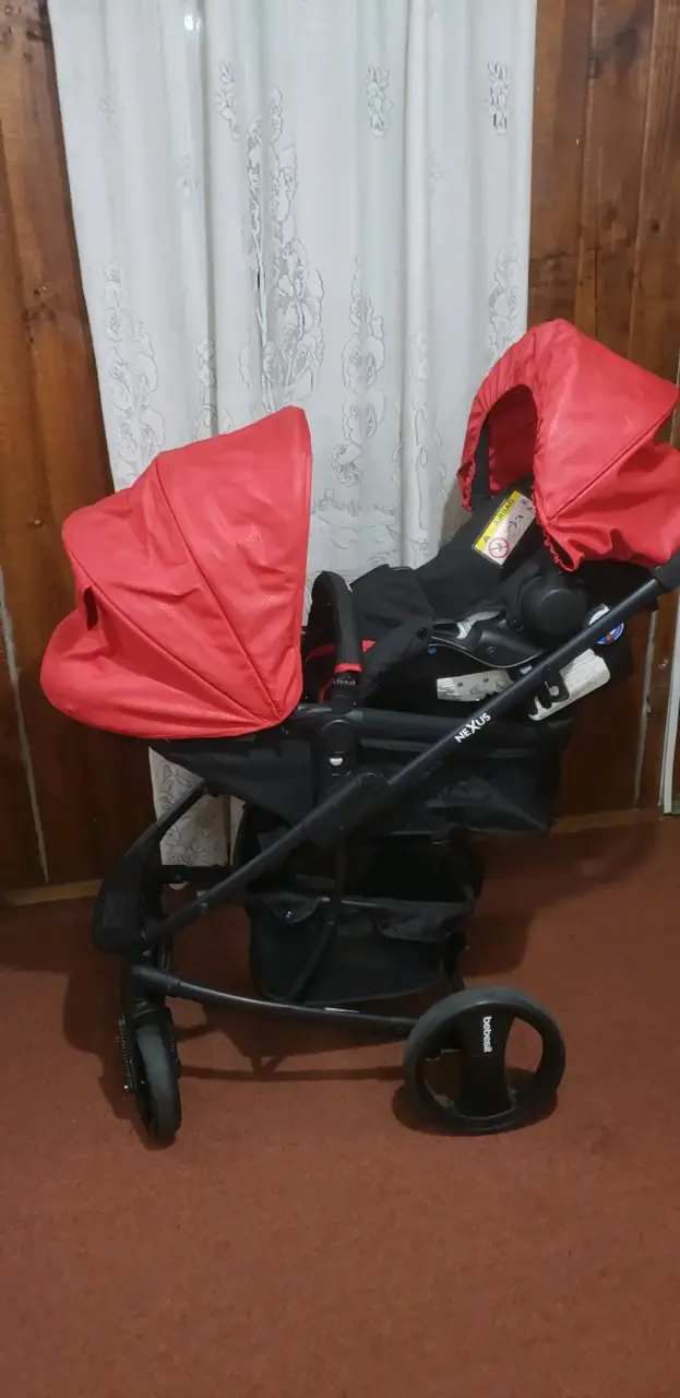 Coche de bebé rojo con silla de auto - 4