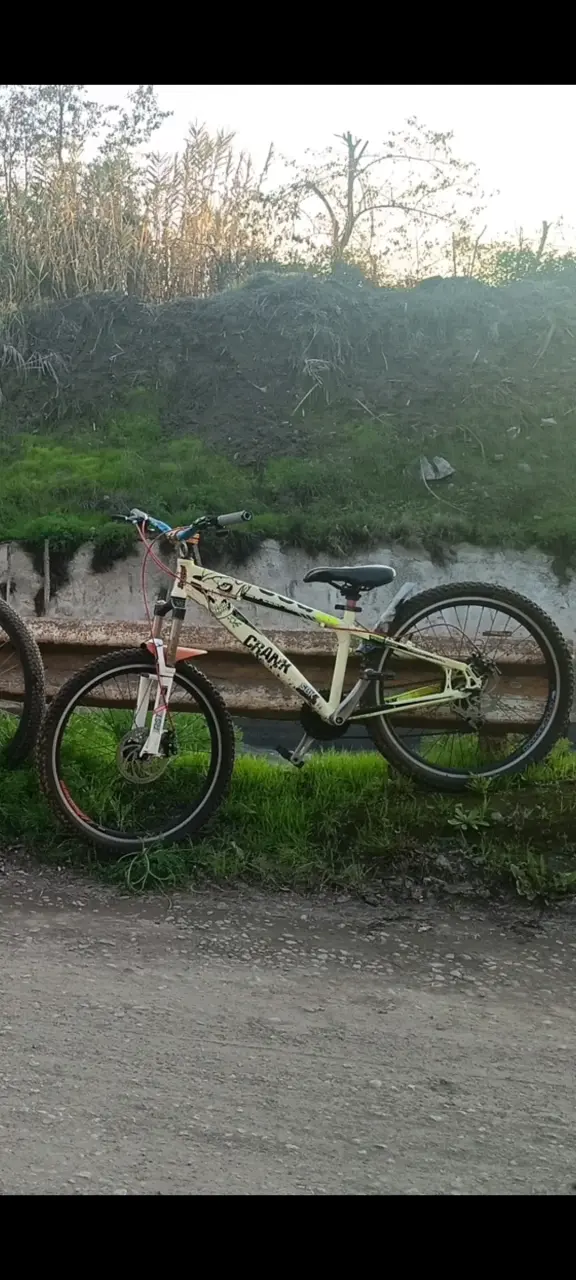 Bicicleta de montaña Crank 888 permuto por Nuvia