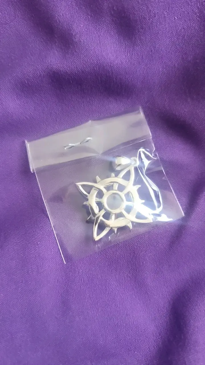 Colgante de plata nudo de bruja con cuarzo rosa - 2