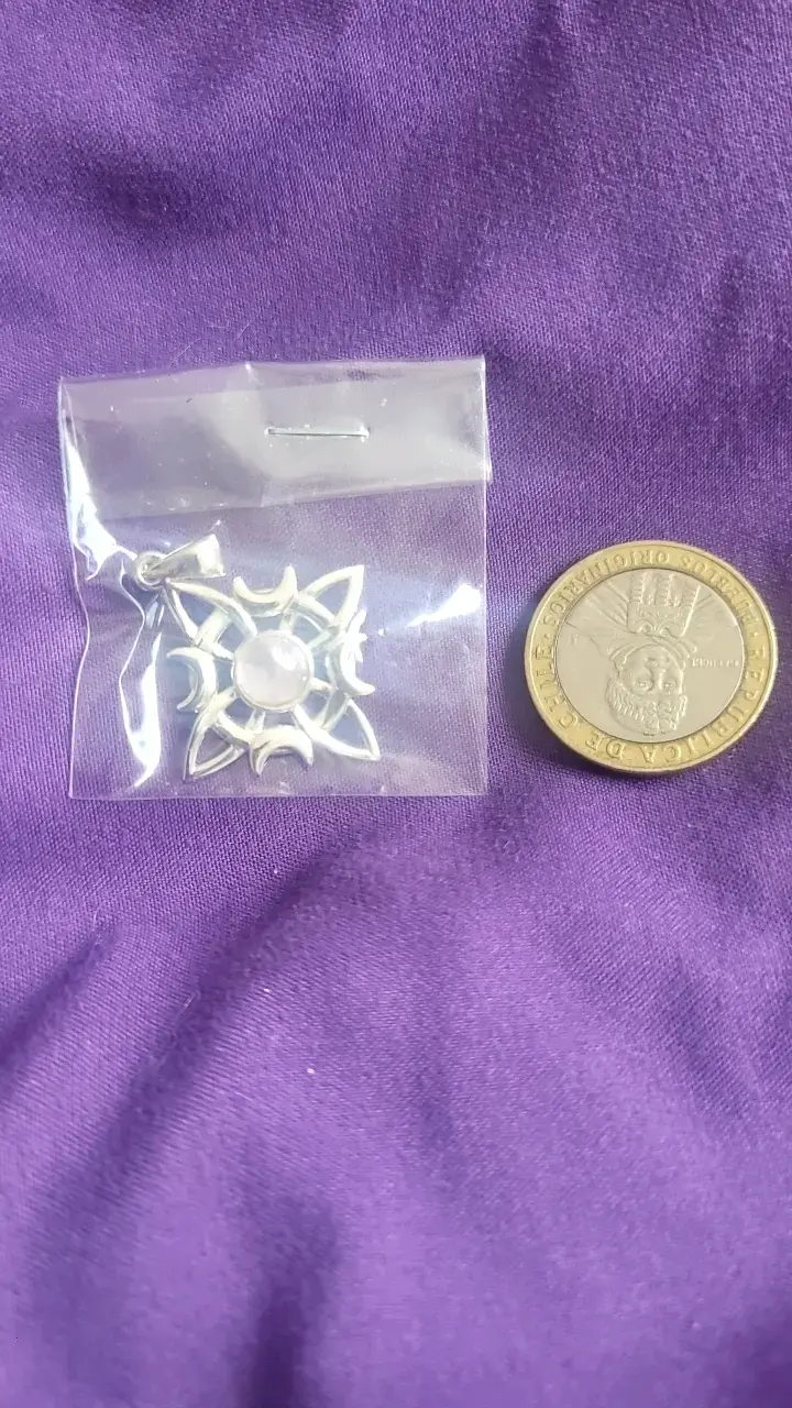 Colgante de plata nudo de bruja con cuarzo rosa - 3