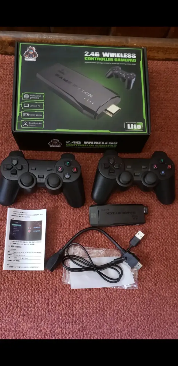 Consola Game Stick Lite 4K con Controladores Inalámbricos - 4