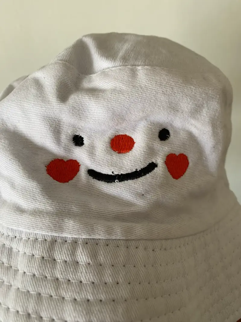 Sombrero bucket blanco con diseño - 5