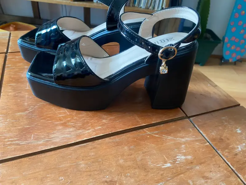 Sandalias negras con plataforma - 4