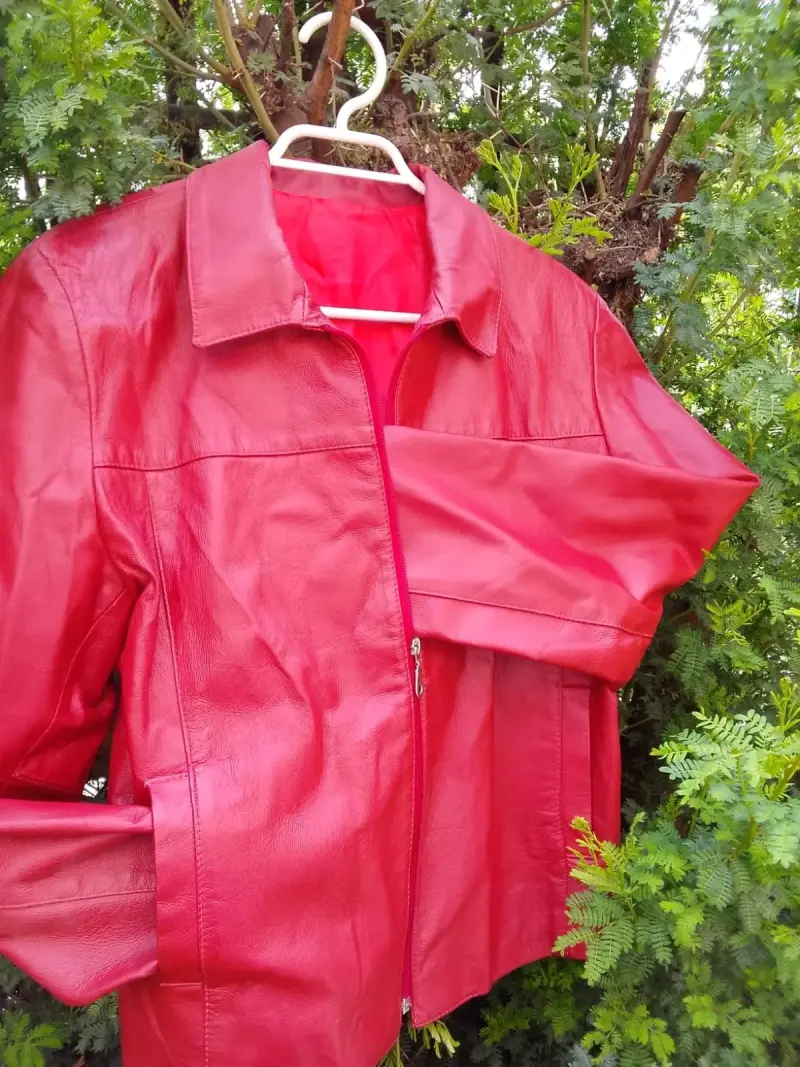 Chaqueta de cuero natural roja para mujer - 1