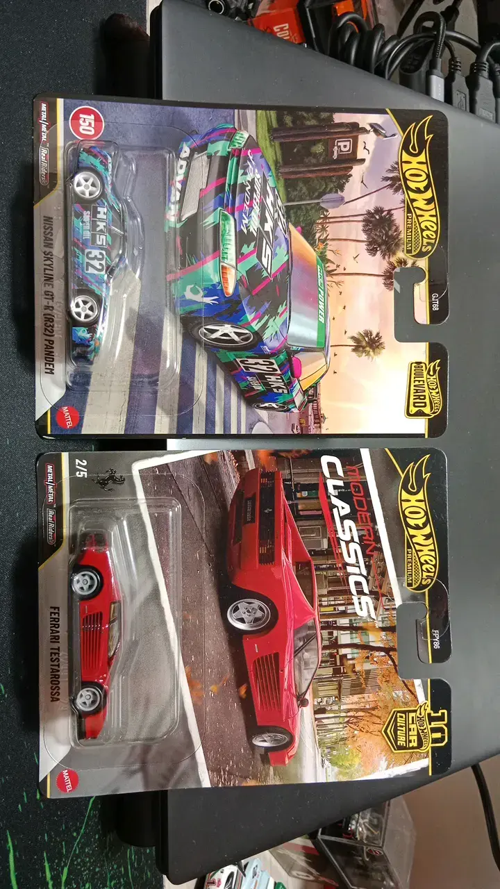 X2 Hot Wheels Premium Skyline y Ferrari