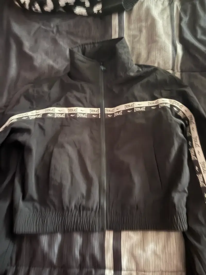 Chaqueta deportiva negra Everlast para mujer - 2