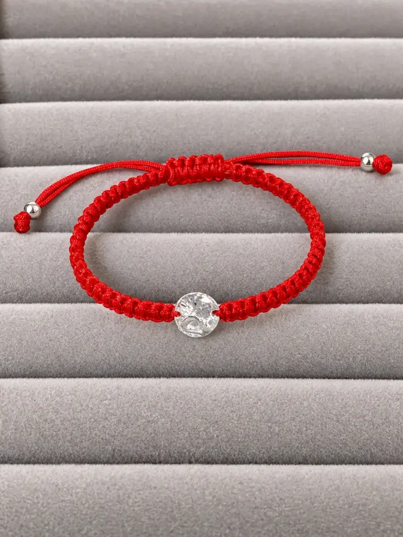 Pulsera roja ajustable con dije de plata - 1