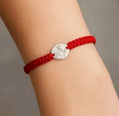 Pulsera roja ajustable con dije de plata - miniatura 3