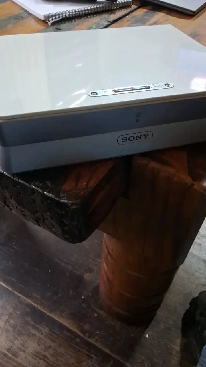 Proyector Sony blanco en buen estado - 1