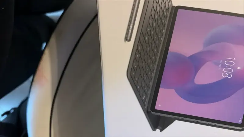 Tablet Lenovo IdeaTab con teclado y lápiz - 1