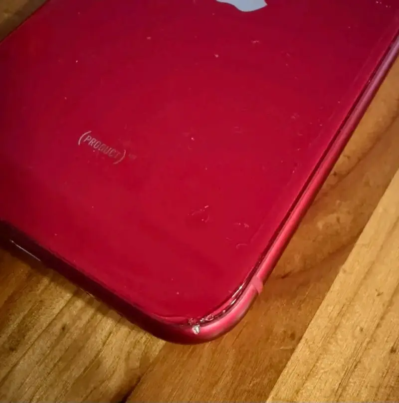 iPhone 11 rojo en buen estado - 4