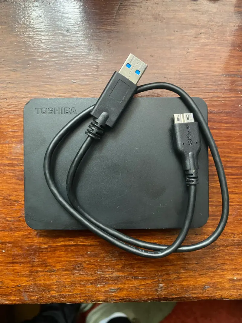 Disco Duro externo Toshiba 1TB USB 3.0 - 4