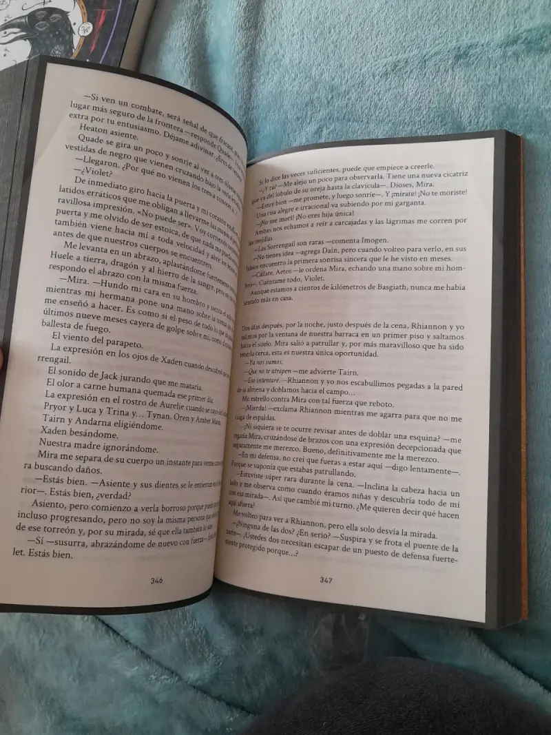 Libro 'Alas de Sangre' de Rebecca Yarros - 2