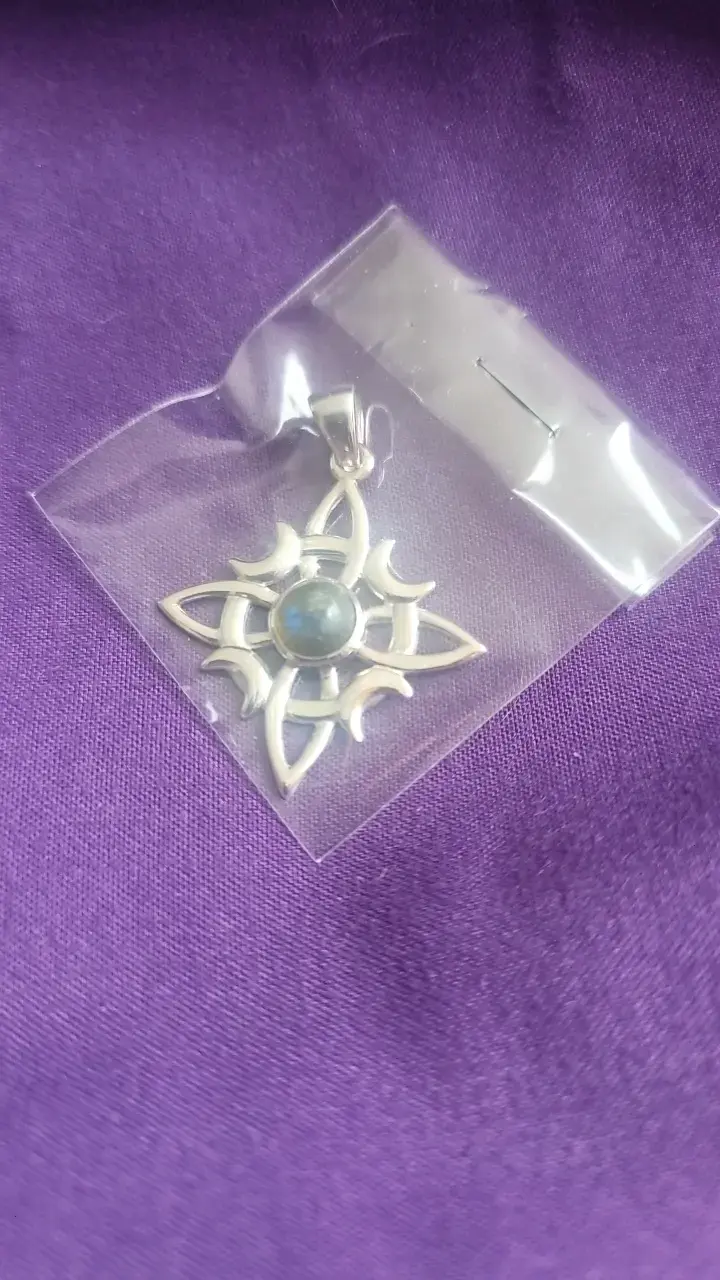 Colgante de plata con piedra labradorita - 1
