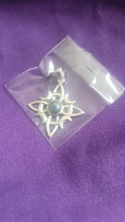 Colgante de plata con piedra labradorita - miniatura 1
