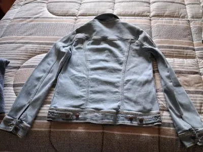Chaqueta de mezclilla azul claro mujer - miniatura 2