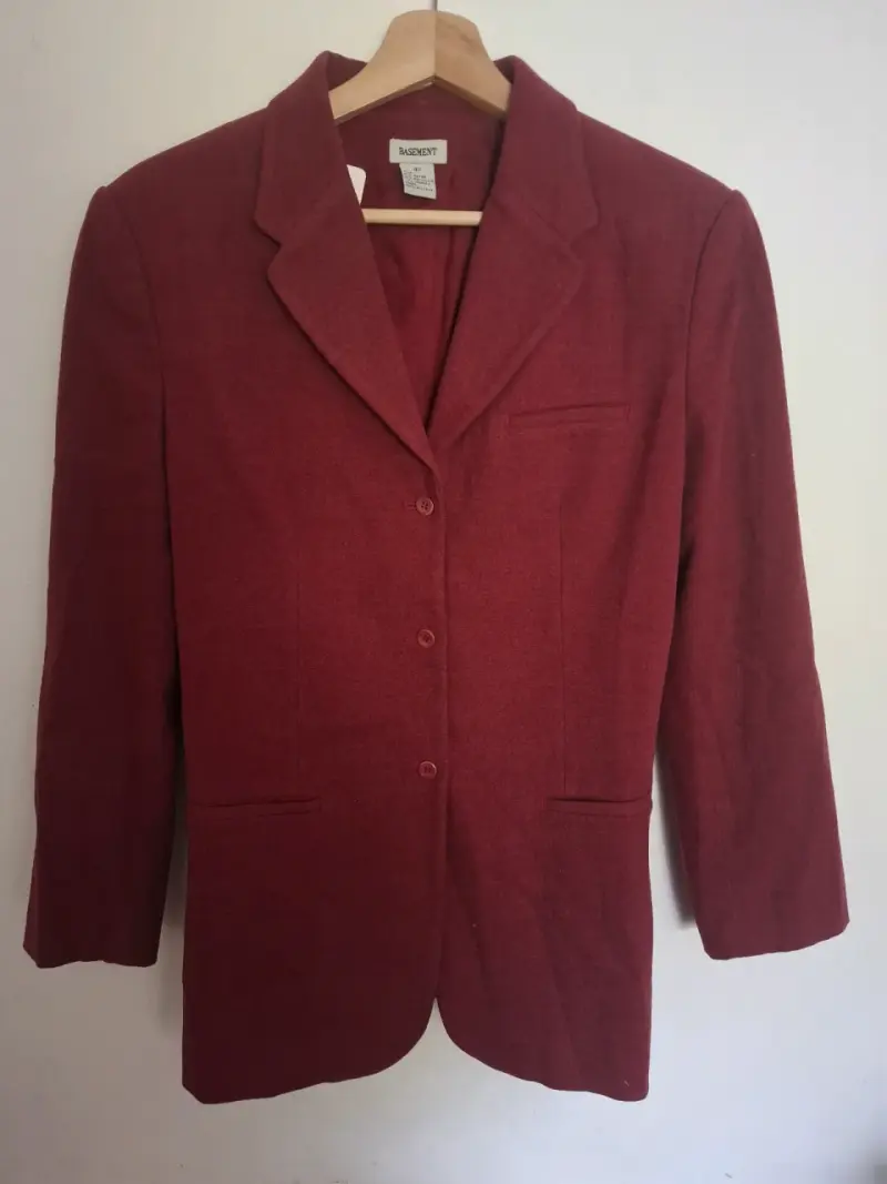 Blazer burdeo mujer Basement elegante - 2