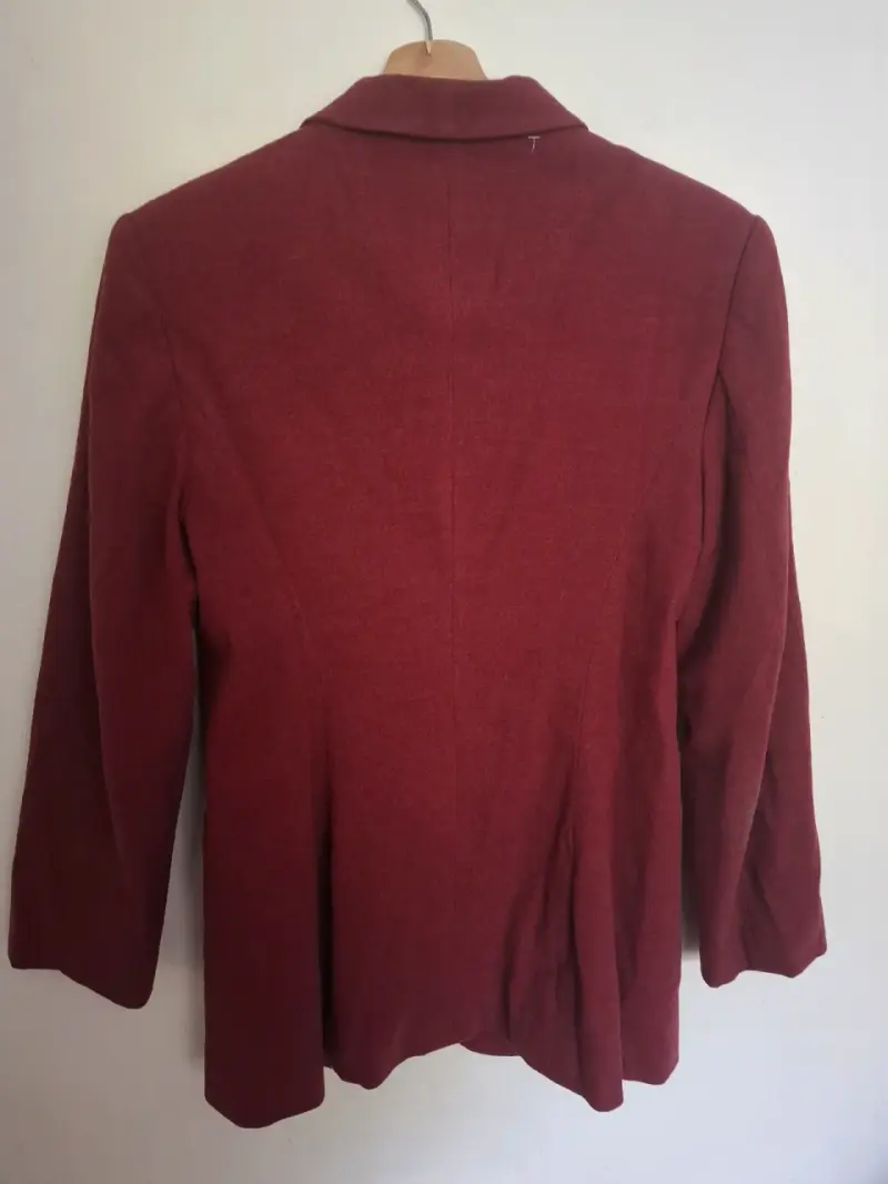 Blazer burdeo mujer Basement elegante - 3