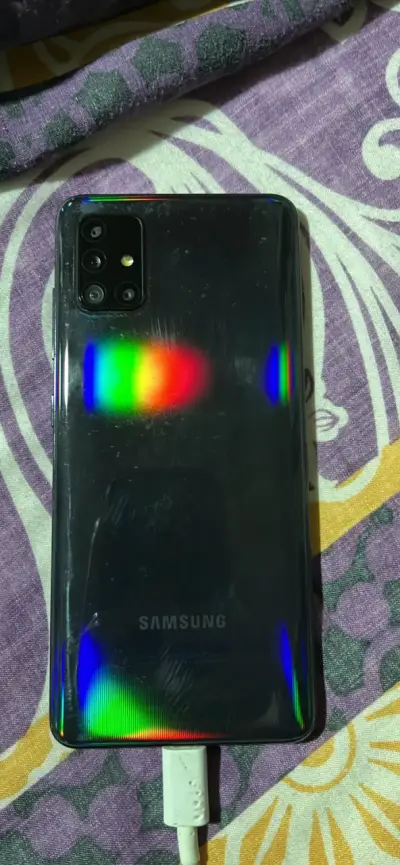 Samsung Galaxy A51 en buen estado - miniatura 3